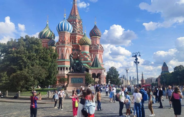 Turismo: la Russia apre agli stranieri, l’Europa ostacola