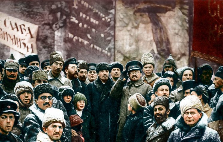 Las mentiras de la prensa brasileña sobre la revolución que cambió el mundo